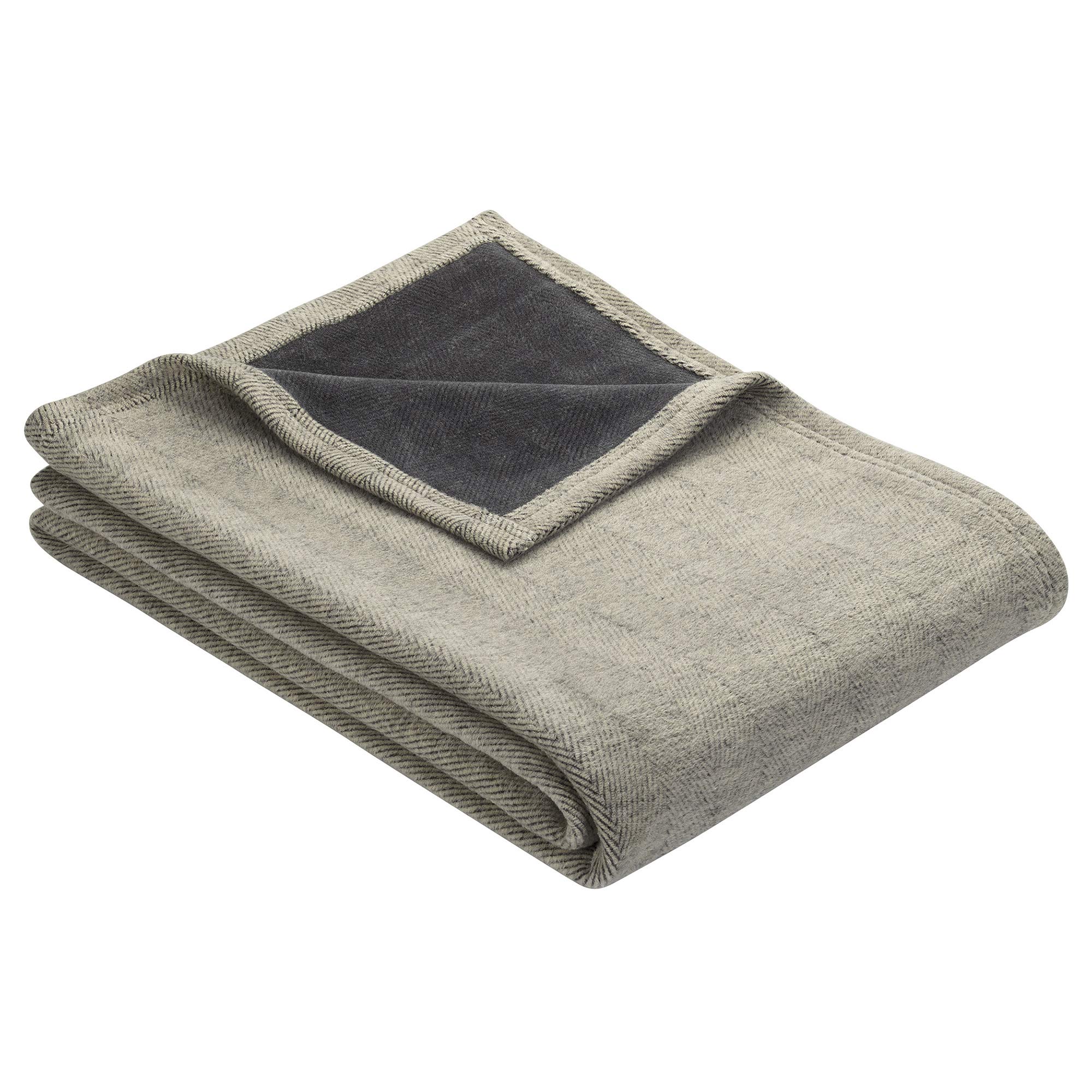 IBENA Aberdeen Kuscheldecke 150x200 grün Fischgrat