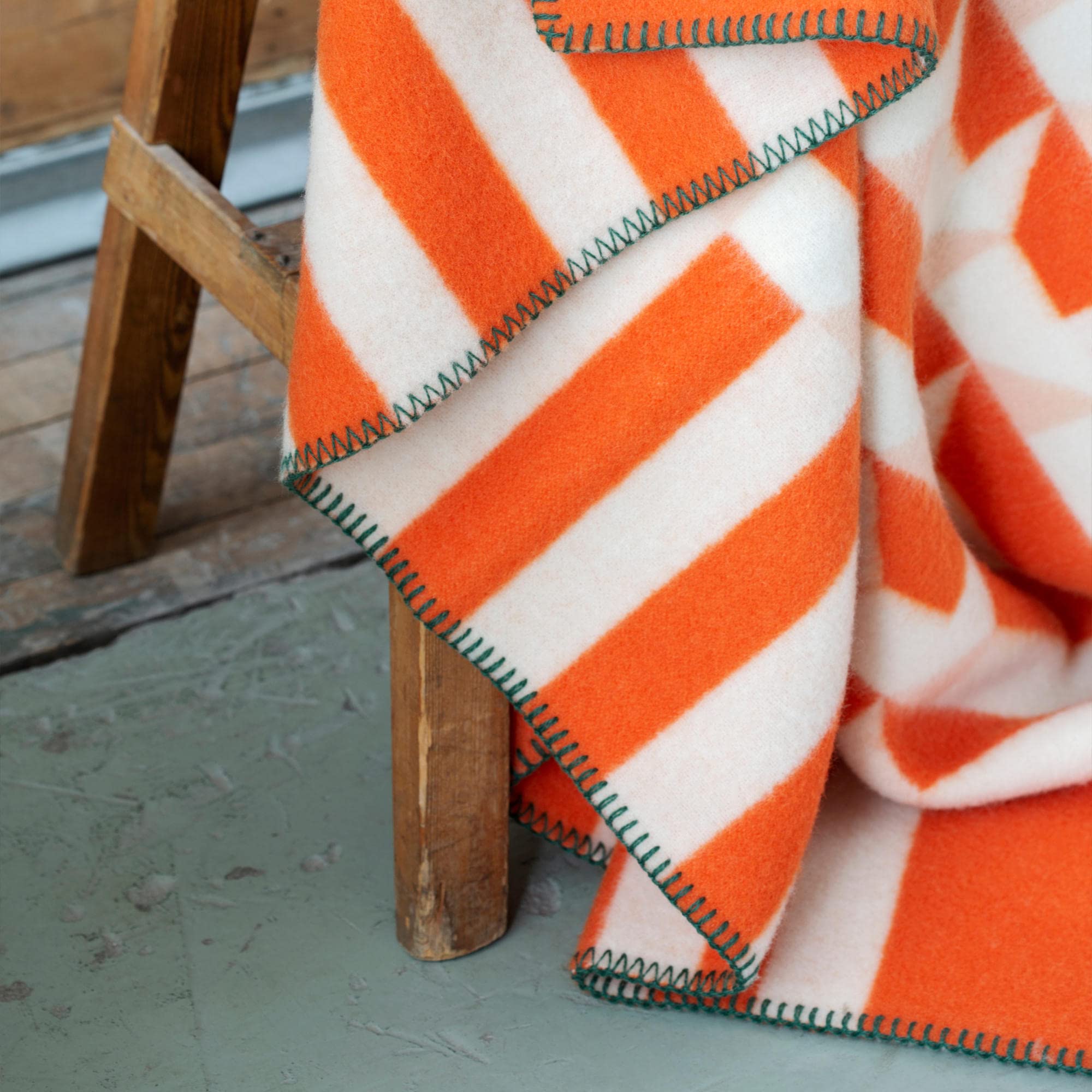 Røros Tweed Kvam Wolldecke 135x200 Orange Lammwolle