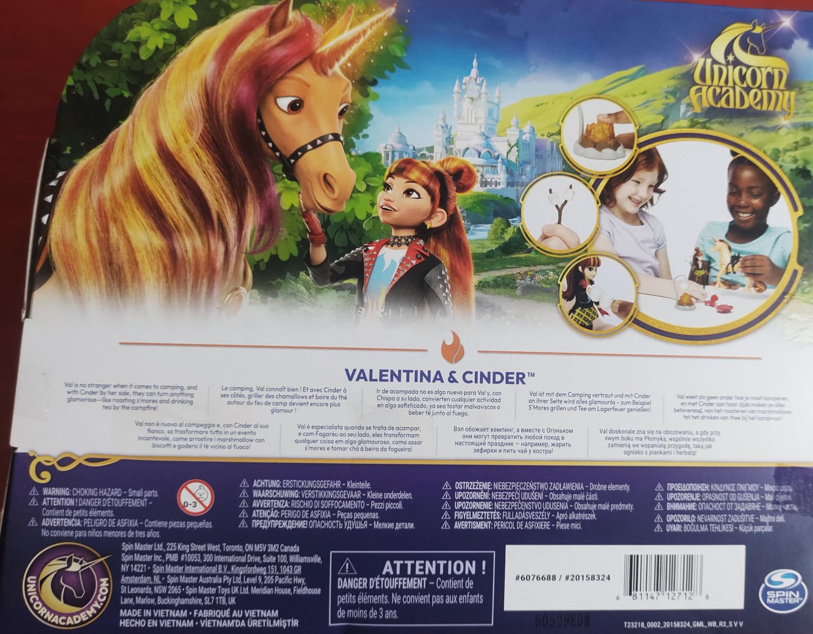 Unicorn Academy Lagerfeuer-Set Valentina Cinder Puppe Einhorn