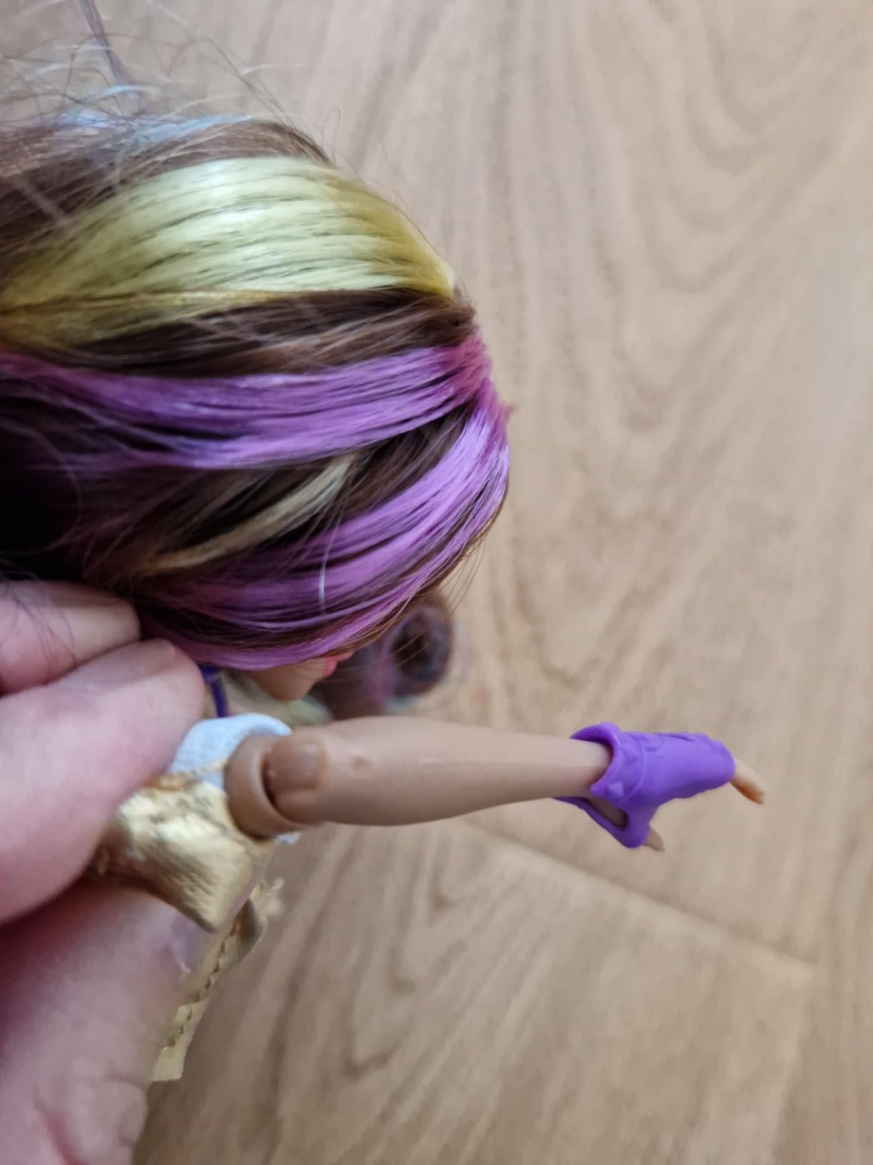 Unicorn Academy Sophia Ankleidepuppe 24 cm mit Zubehör