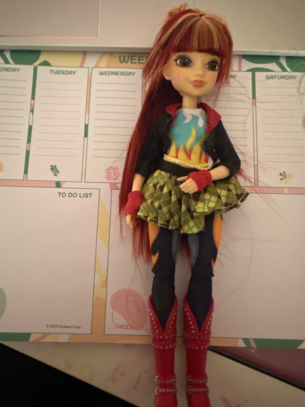 Unicorn Academy Valentina Ankleidepuppe 24 cm mit 5 Accessoires