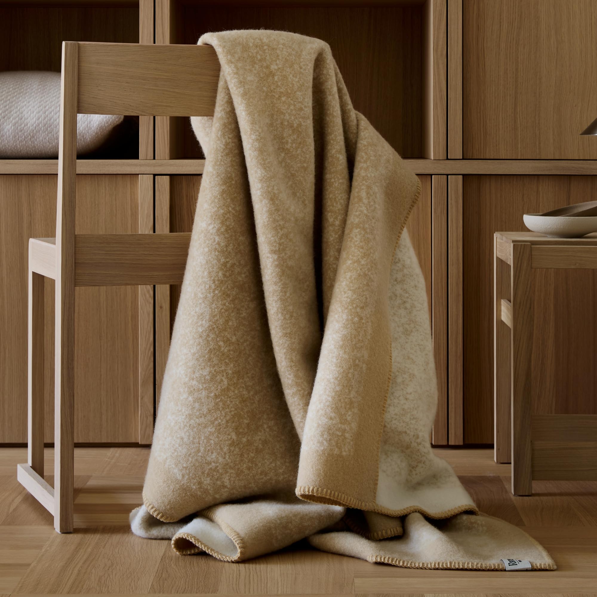 Røros Tweed Mineral Wolldecke 135x200 Sand Lammwolle