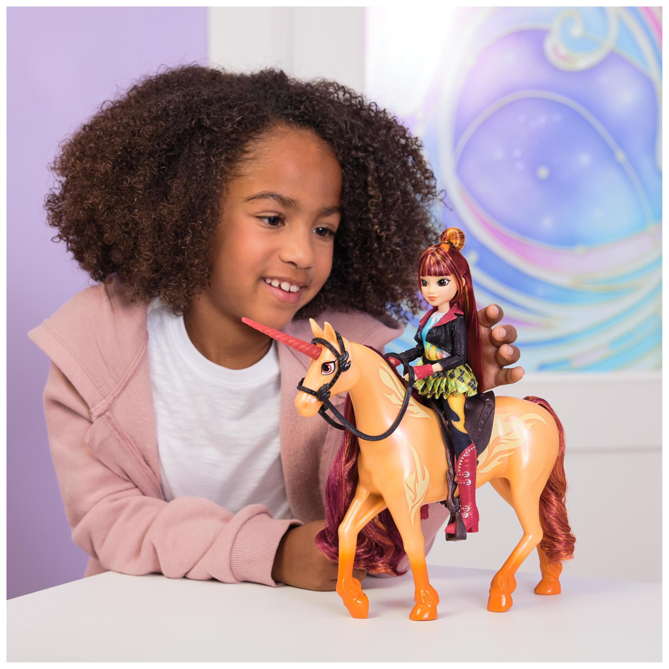 Unicorn Academy Valentina Ankleidepuppe 24 cm mit 5 Accessoires