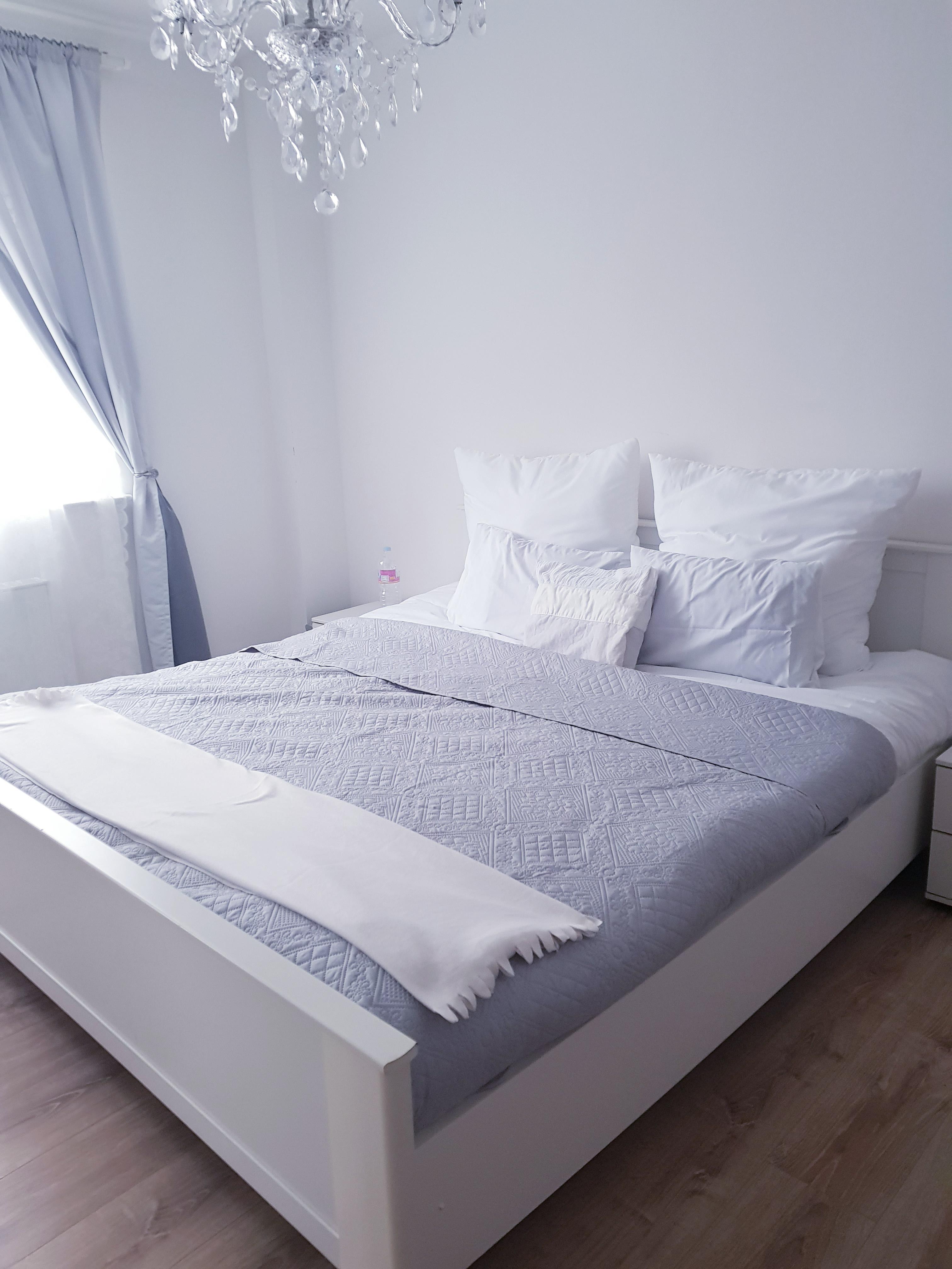 IBENA Nancy Tagesdecke 280x250 cm grau gesteppt