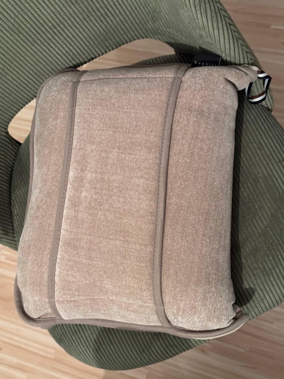 bugatti Reisedecke 130x150 cm Beige mit Kissen 2 in 1