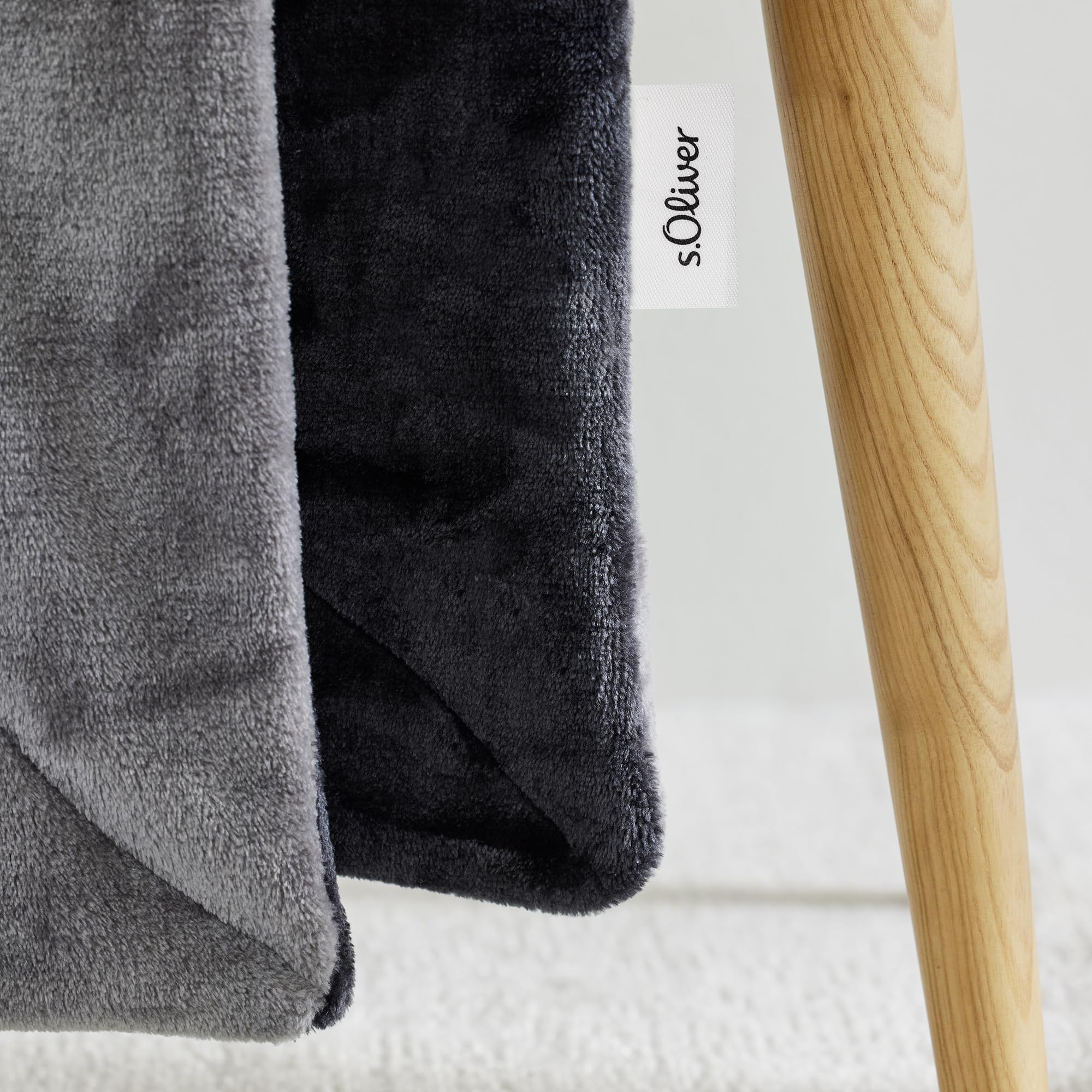 s.Oliver Doublesoft Kuscheldecke 150x200 cm dunkelgrau doppellagig